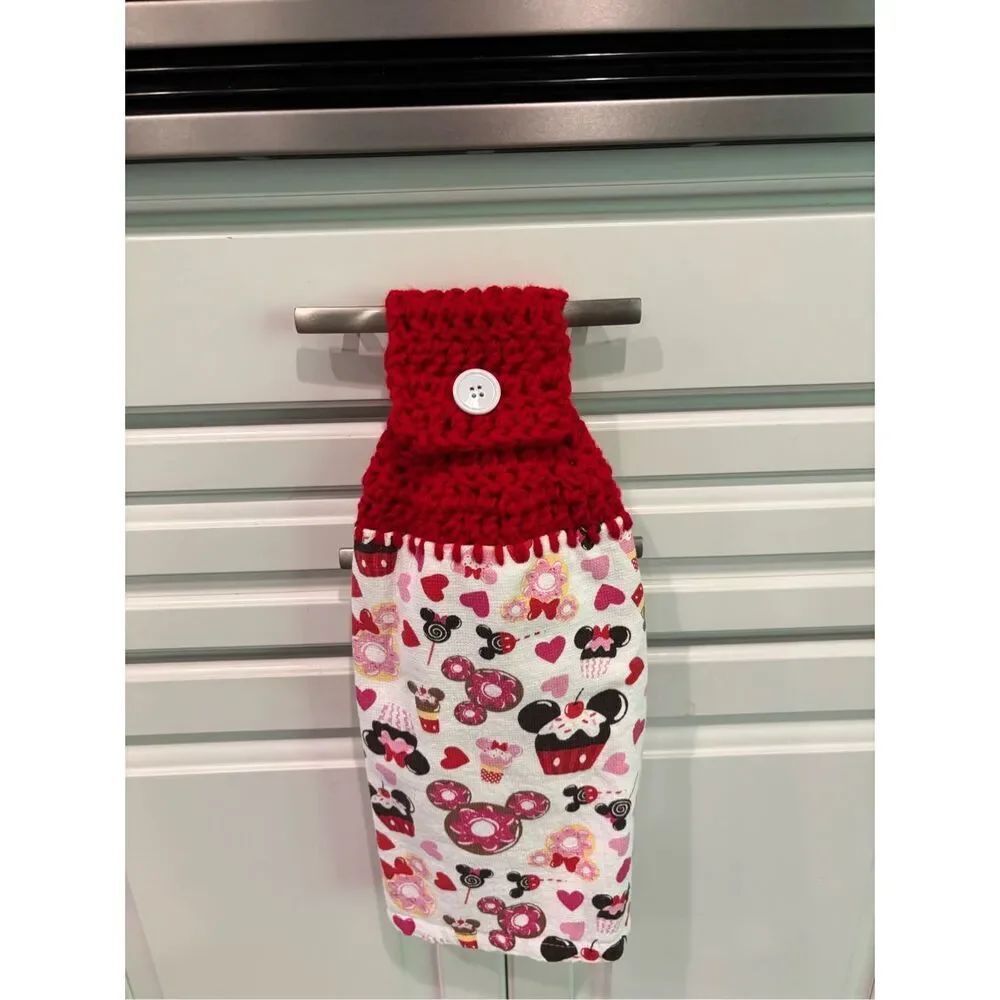 Crochet Top Kitchen Towel-mickey/minnie cupcakes